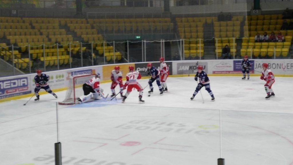 AHOUD Eisbären 2 Face Off