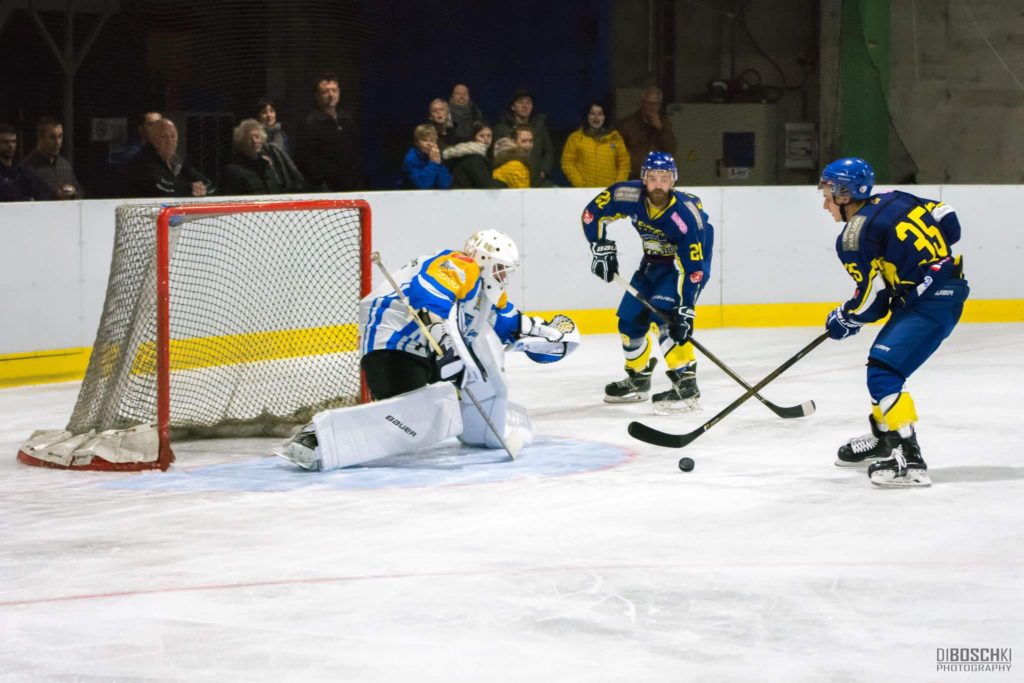 Tigers Phantoms Face-Off