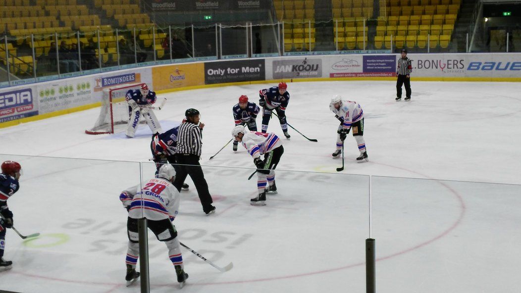 Devils Flyers Face-Off