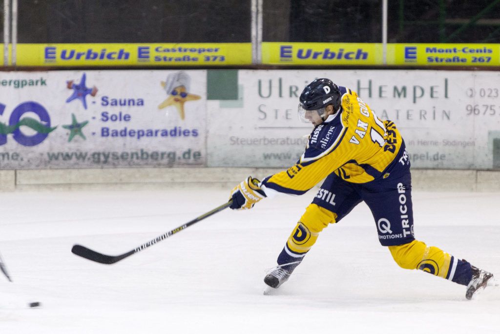 Trappers Saale Bulle Face-Off