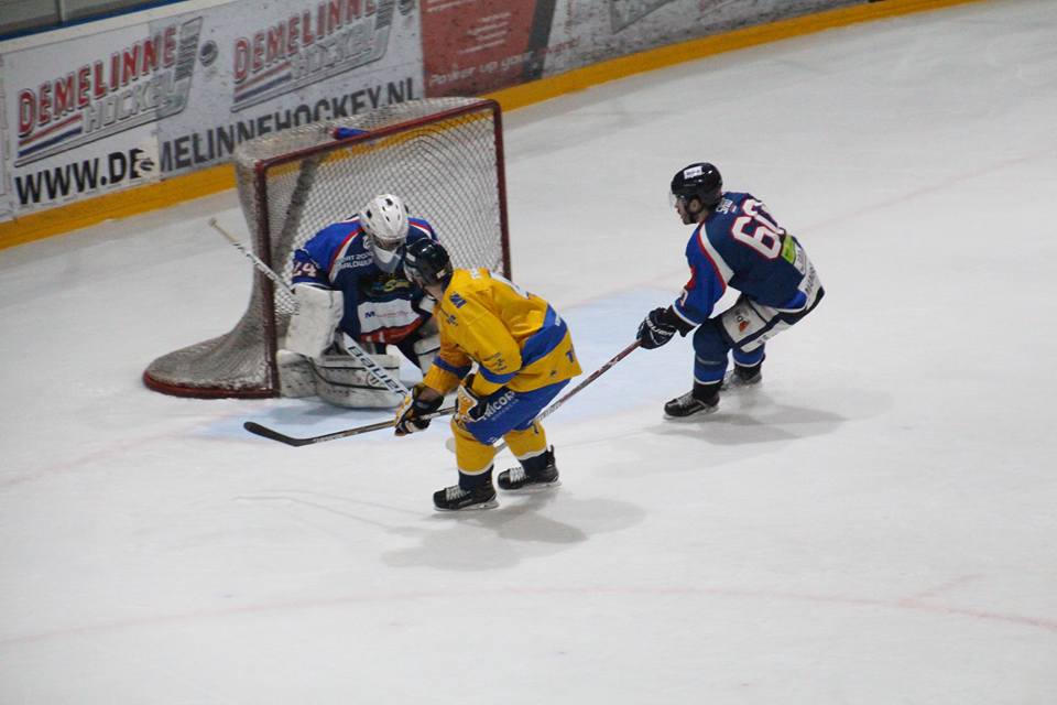 HIJS Hokij Den Haag Tilburg Trappers ijshockey Face-Off