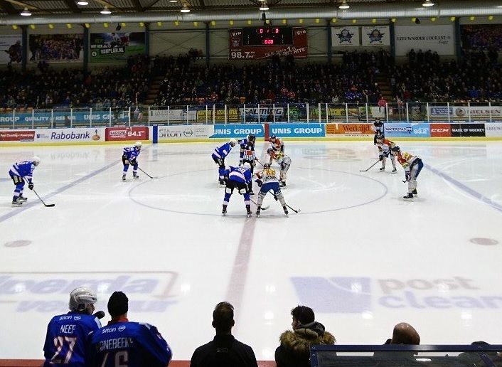 Unis Flyers Laco Eaters Geleen ijshockey Face-Off