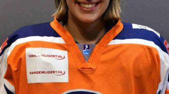 Zoe Strijland Nederland U18 Ijshockey Face-Off