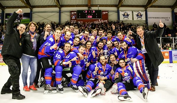 UNIS Flyers Heerenveen Final Four IJShockey face-off