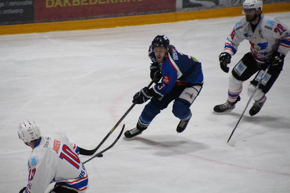 HIJS Hokij Den Haag UNiS Flyers Heerenveen Face-Off IJshockey 