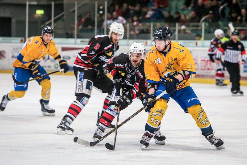 Eisbären Regensburg Tilburg Trappers Oberliga Playoffs IJshockey Face-Off