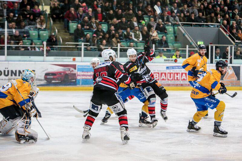 Eisbären Regensburg Tilburg Trappers Oberliga Playoffs IJshockey Face-Off