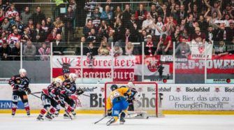 Eisbären Regensburg Tilburg Trappers Oberliga Playoffs IJshockey Face-Off