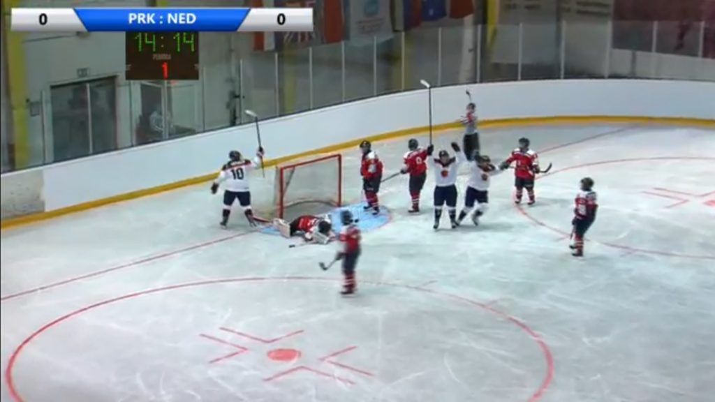 Bieke van Nes IJshockey Face-Off