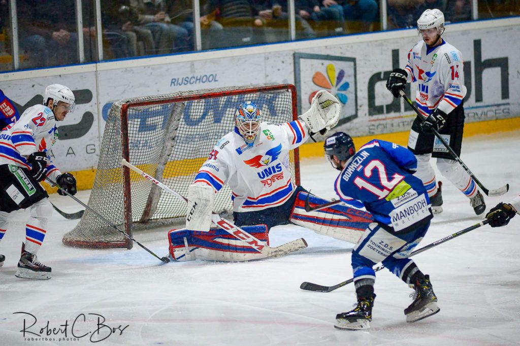 UNIS Flyers Heerenveen HIJS Hokij Den Haag IJShockey Face-Off