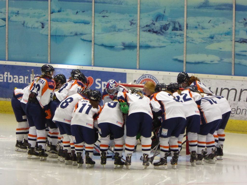 Oranje dames ijshockey Face-Off