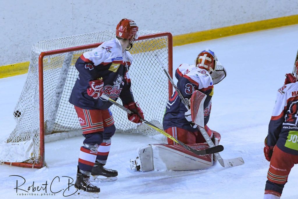 Luik Bulldogs UNIS Flyers HEerenveen BeNe League Playoofs IJshockey Face-Off