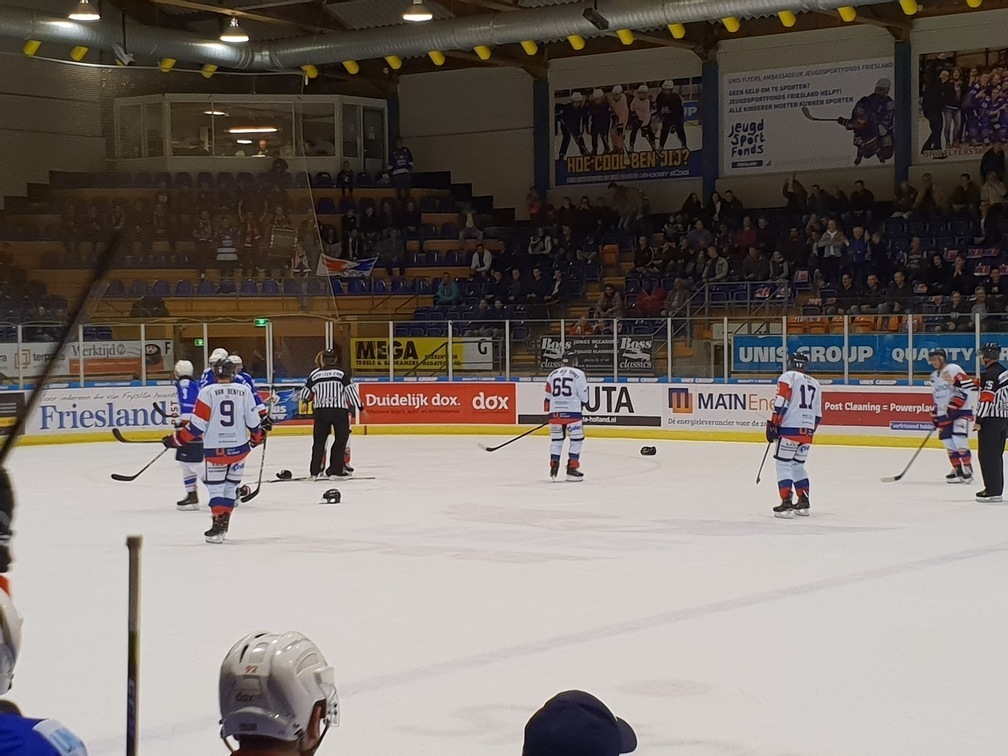 Ron Berteling Schaal UNIS Flyers Heerenveen CAIROX HIJS Hokij Face-Off IJshockey