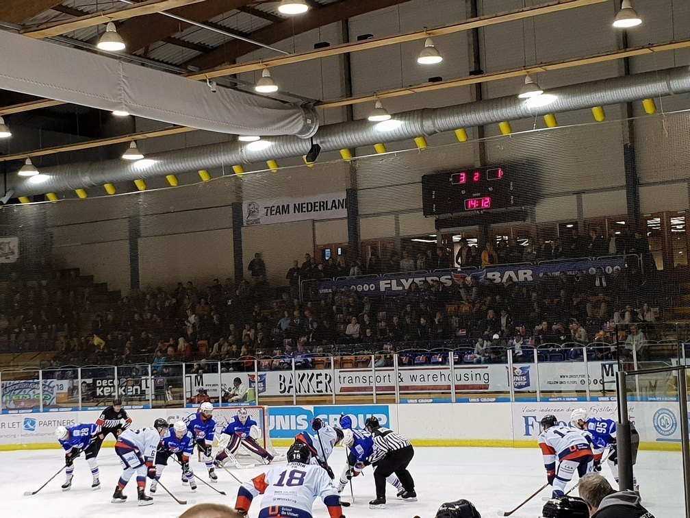 Ron Berteling Schaal UNIS Flyers Heerenveen CAIROX HIJS Hokij Face-Off IJshockey