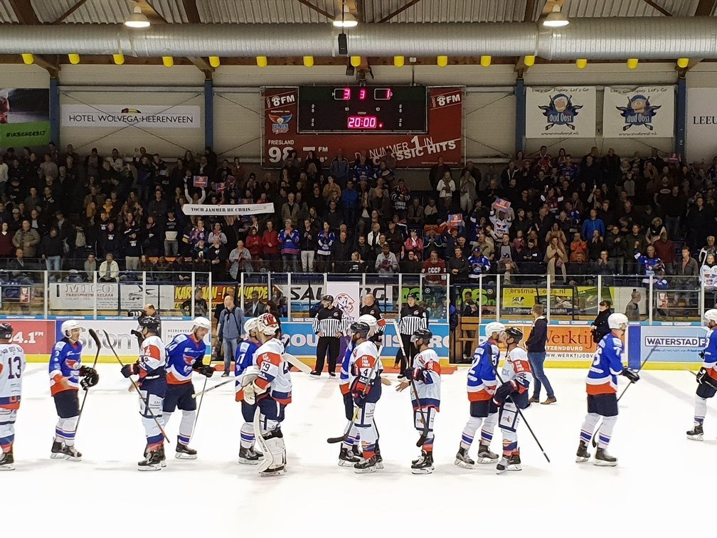 Ron Berteling Schaal UNIS Flyers Heerenveen CAIROX HIJS Hokij Face-Off IJshockey