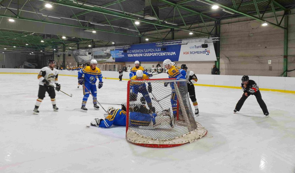 Turnhout Tigers Mechelen Golden Sharks IJshockey Face-OFf