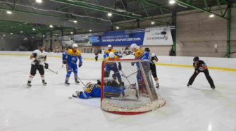 Turnhout Tigers Mechelen Golden Sharks IJshockey Face-OFf