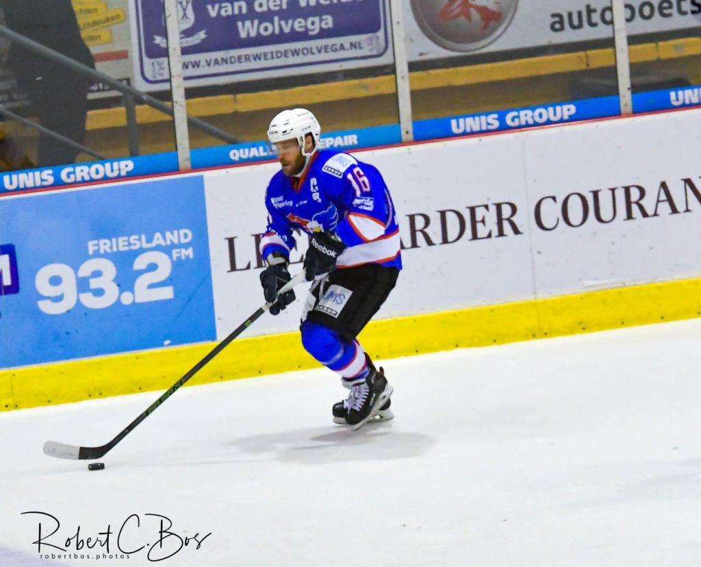 Ronald Wurm Unis FLeyers Heerenveen ijshockey face-Off