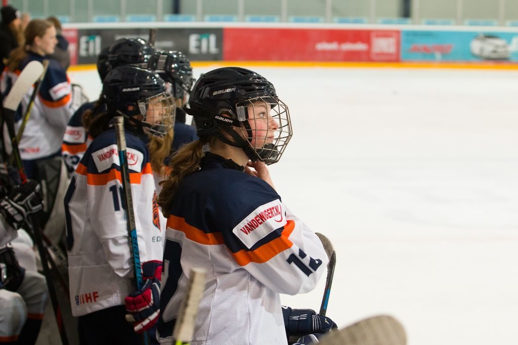 Roos Karst Oranje U18 Dames